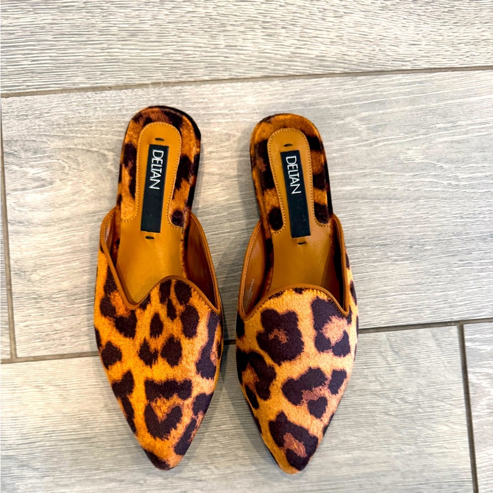 Leopard flats 6.5